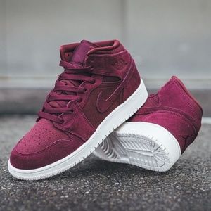 nike jordan burgundy